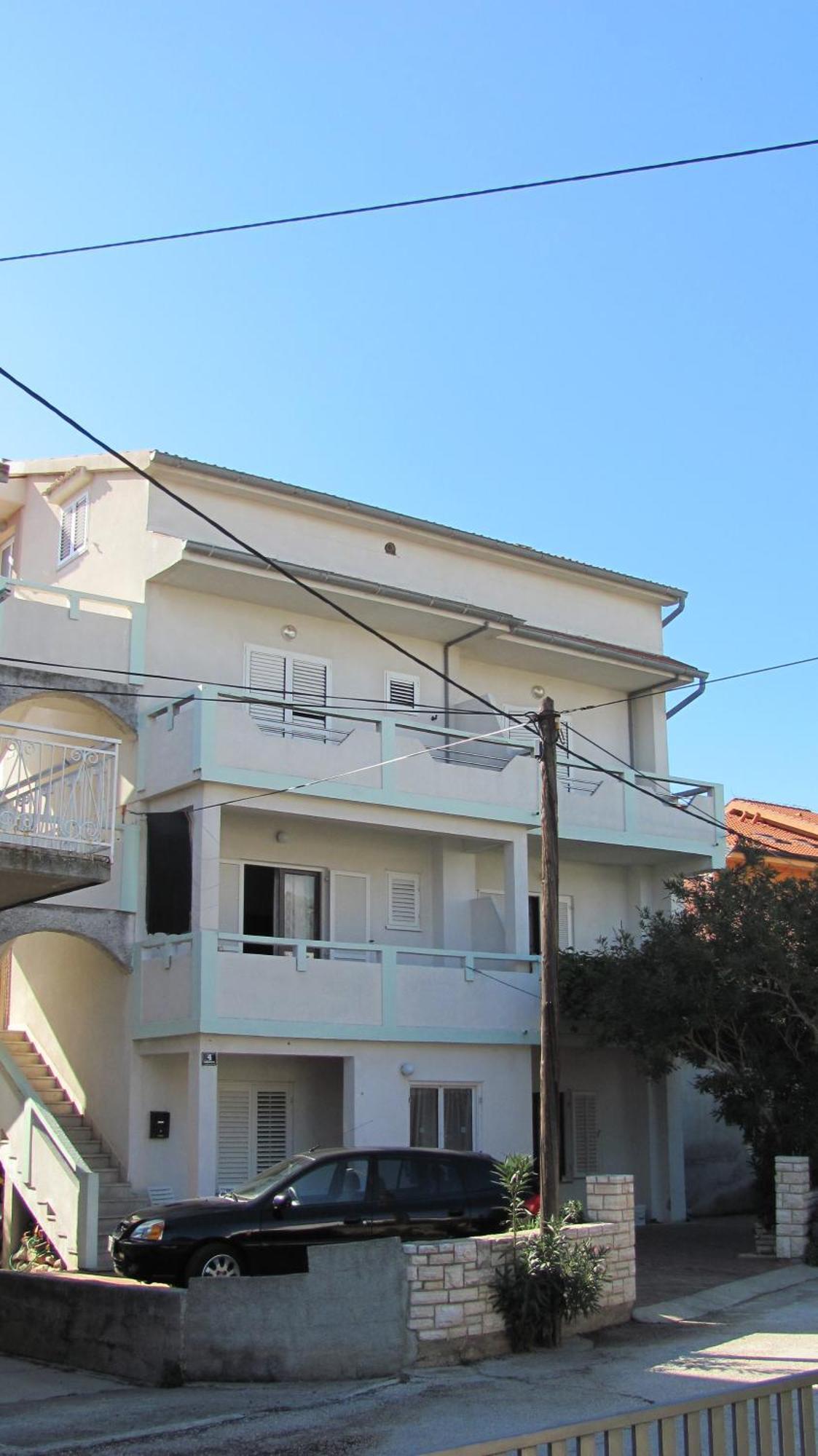 Apartments Mike Новаля Екстериор снимка