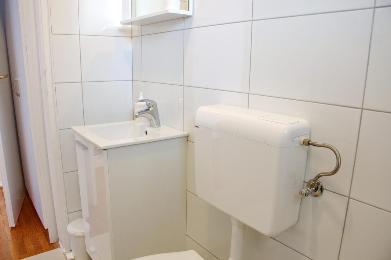 Apartments Mike Новаля Екстериор снимка
