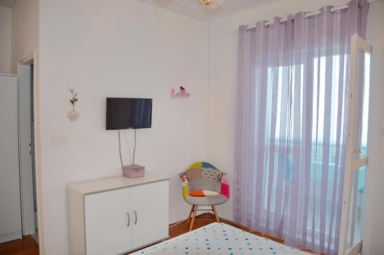 Apartments Mike Новаля Екстериор снимка