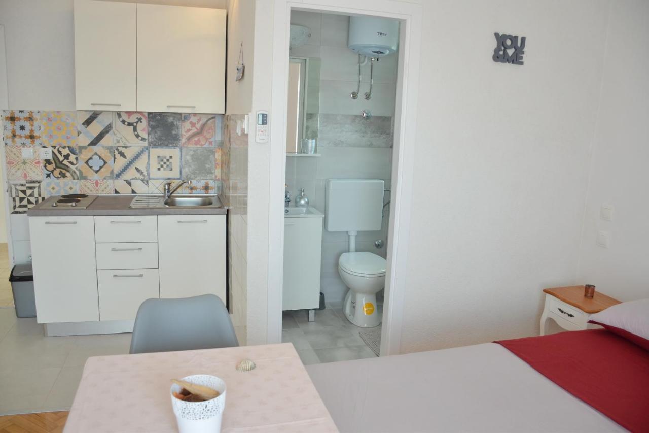 Apartments Mike Новаля Екстериор снимка