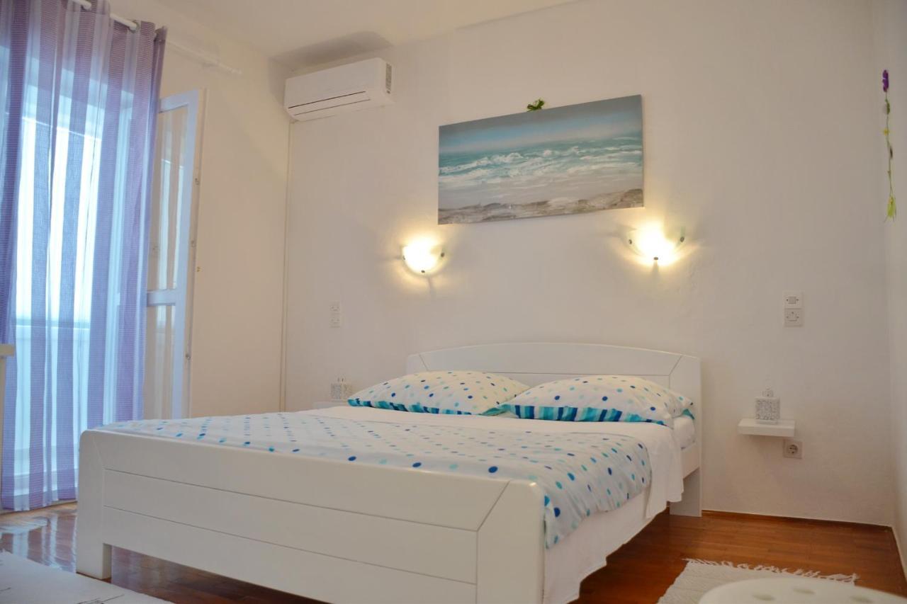 Apartments Mike Новаля Екстериор снимка
