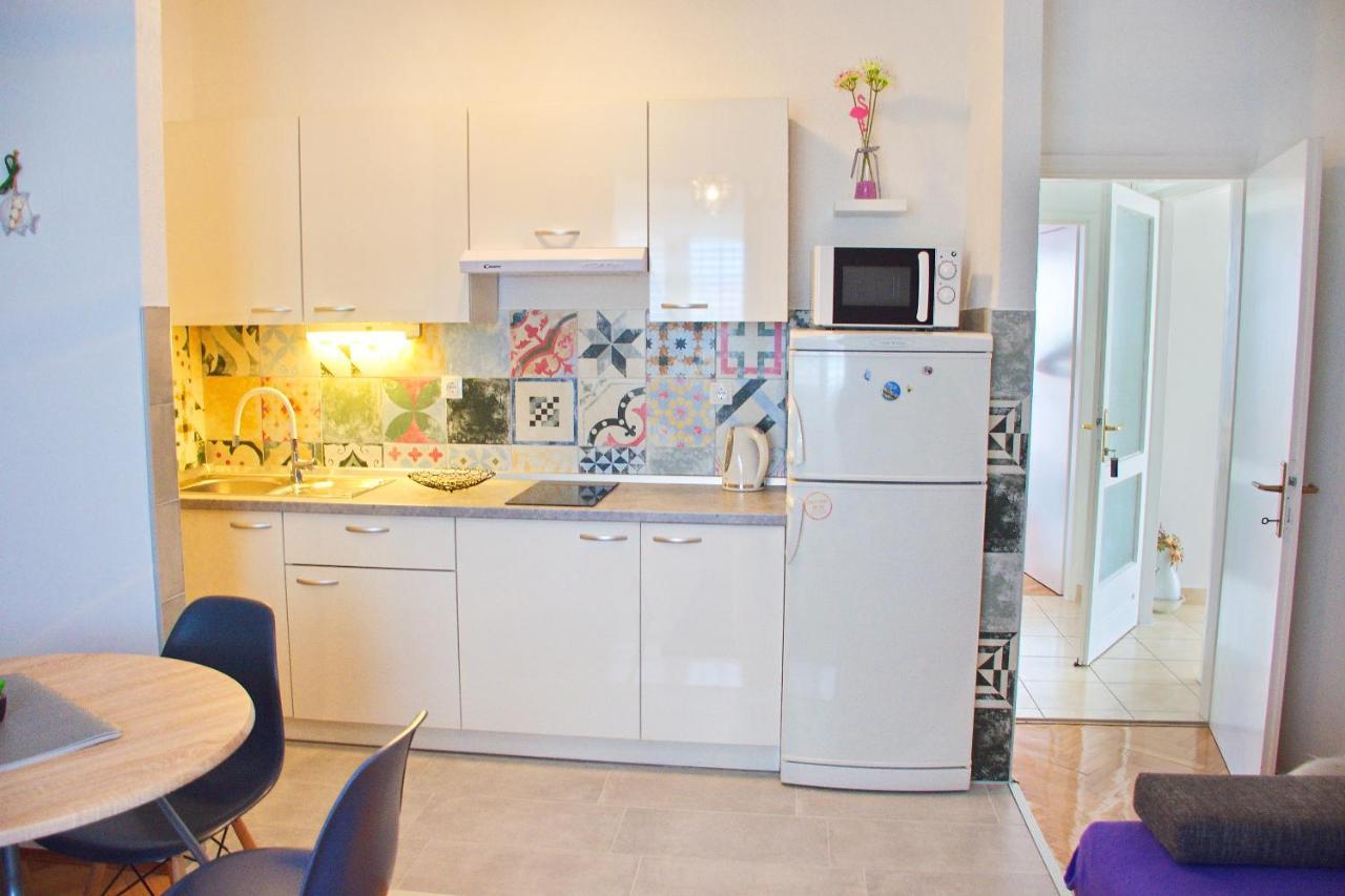 Apartments Mike Новаля Екстериор снимка